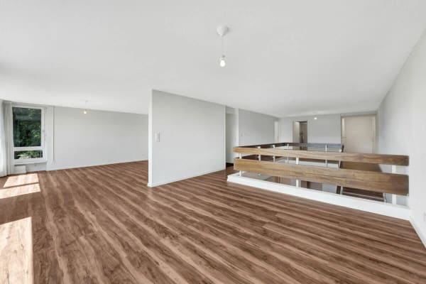 Immobilie in Niederteufen - Wohnen wie im Einfamilienhaus! Riesige, gepflegte Maisonette-Wohnung mit Alpsteinpanorama und Schwimmbad - Bild 18