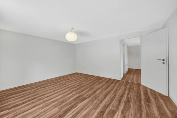 Immobilie in Niederteufen - Wohnen wie im Einfamilienhaus! Riesige, gepflegte Maisonette-Wohnung mit Alpsteinpanorama und Schwimmbad - Bild 21