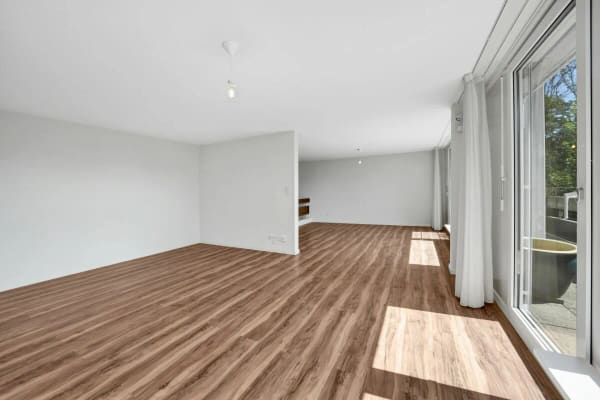 Immobilie in Niederteufen - Wohnen wie im Einfamilienhaus! Riesige, gepflegte Maisonette-Wohnung mit Alpsteinpanorama und Schwimmbad - Bild 25