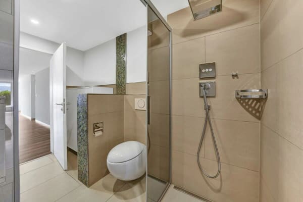 Immobilie in Niederteufen - Wohnen wie im Einfamilienhaus! Riesige, gepflegte Maisonette-Wohnung mit Alpsteinpanorama und Schwimmbad - Bild 26