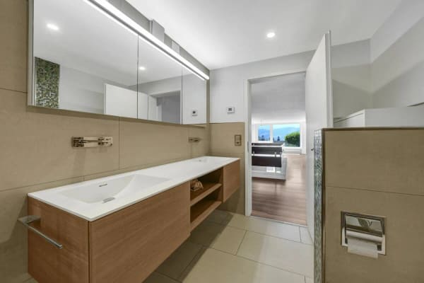 Immobilie in Niederteufen - Wohnen wie im Einfamilienhaus! Riesige, gepflegte Maisonette-Wohnung mit Alpsteinpanorama und Schwimmbad - Bild 27