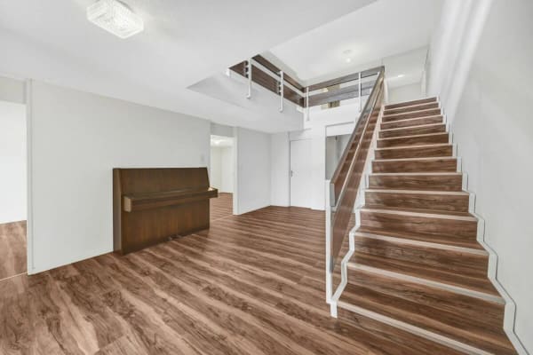 Immobilie in Niederteufen - Wohnen wie im Einfamilienhaus! Riesige, gepflegte Maisonette-Wohnung mit Alpsteinpanorama und Schwimmbad - Bild 30