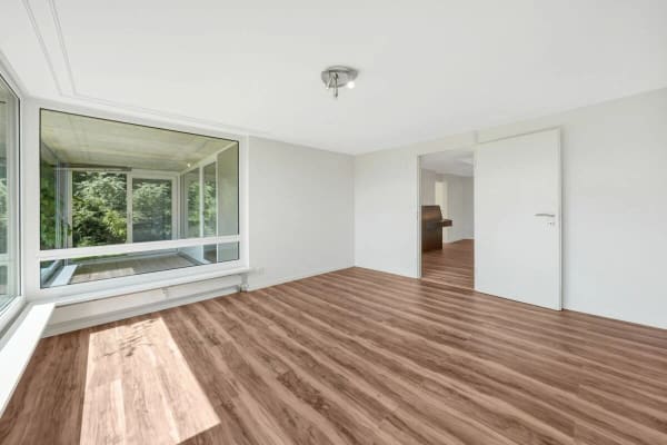 Immobilie in Niederteufen - Wohnen wie im Einfamilienhaus! Riesige, gepflegte Maisonette-Wohnung mit Alpsteinpanorama und Schwimmbad - Bild 32