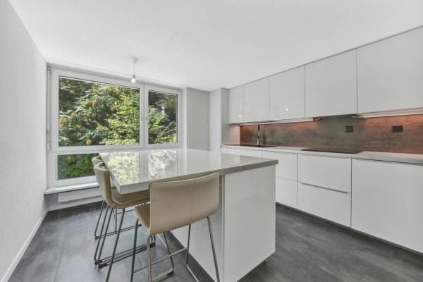 Immobilie in Niederteufen - Wohnen wie im Einfamilienhaus! Riesige, gepflegte Maisonette-Wohnung mit Alpsteinpanorama und Schwimmbad - Bild 4