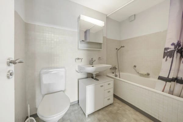 Immobilie in Niederteufen - Wohnen wie im Einfamilienhaus! Riesige, gepflegte Maisonette-Wohnung mit Alpsteinpanorama und Schwimmbad - Bild 40