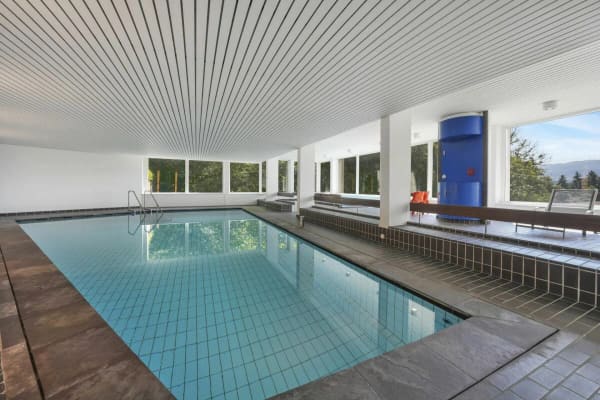 Immobilie in Niederteufen - Wohnen wie im Einfamilienhaus! Riesige, gepflegte Maisonette-Wohnung mit Alpsteinpanorama und Schwimmbad - Bild 46