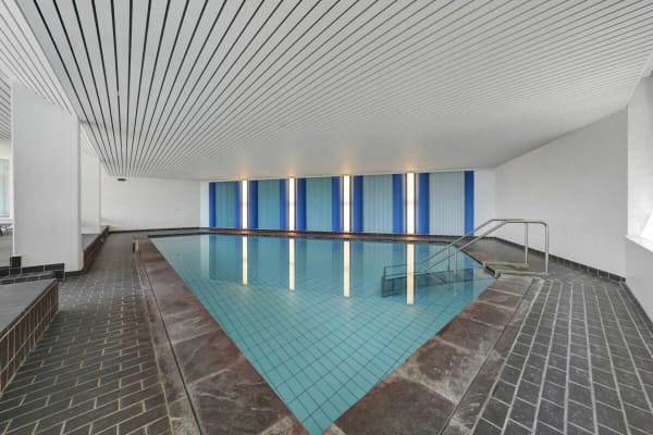 Immobilie in Niederteufen - Wohnen wie im Einfamilienhaus! Riesige, gepflegte Maisonette-Wohnung mit Alpsteinpanorama und Schwimmbad - Bild 47