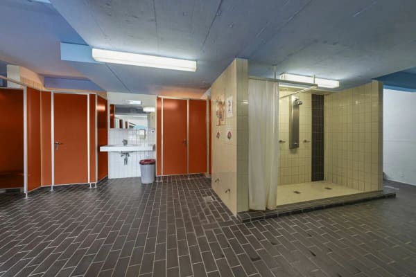 Immobilie in Niederteufen - Wohnen wie im Einfamilienhaus! Riesige, gepflegte Maisonette-Wohnung mit Alpsteinpanorama und Schwimmbad - Bild 54