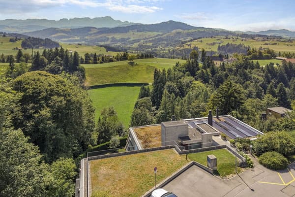 Immobilie in Niederteufen - Wohnen wie im Einfamilienhaus! Riesige, gepflegte Maisonette-Wohnung mit Alpsteinpanorama und Schwimmbad - Bild 57