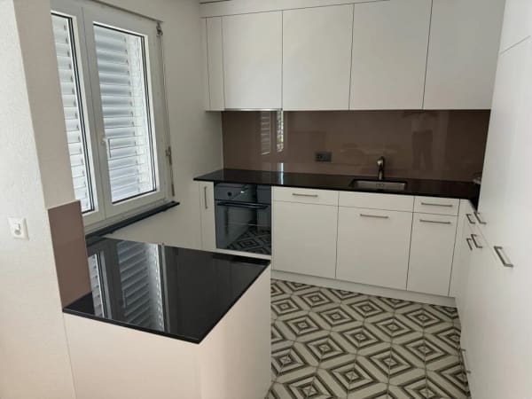 Immobilie in Zofingen - Neuwertige Wohnung (renoviert fÃ¼r CHF 115'000.-) mit Lift an ruhiger Lage - Bild 0