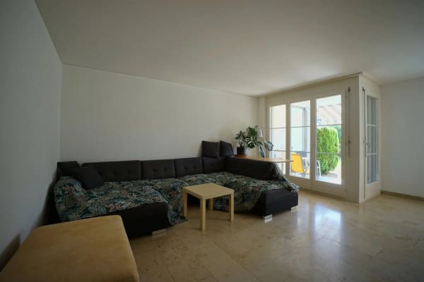 Immobilie in Egliswil - Gepflegte 2.5 Zimmer-Gartenwohnung an attraktiver und sonniger Lage mit grossem Garten - Bild 2