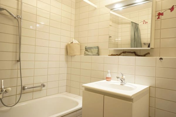 Immobilie in Egliswil - Gepflegte 2.5 Zimmer-Gartenwohnung an attraktiver und sonniger Lage mit grossem Garten - Bild 6