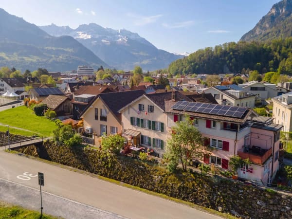Immobilie in Glarus Nord - Charmante Rendite mit alpinem Potential - Bild 1