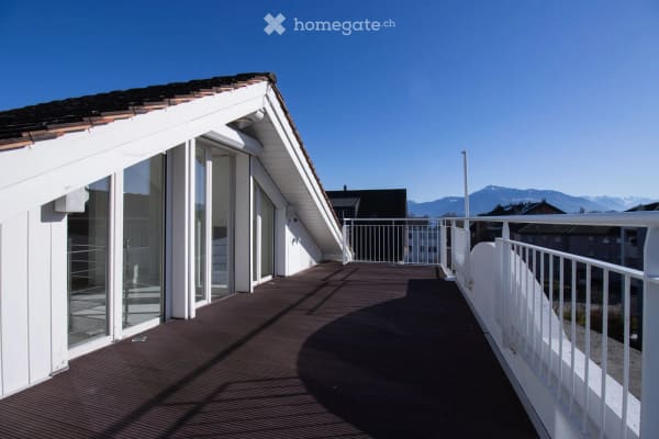 Immobilie in Cham - Wunderschöne 6.5-Zimmer-Maisonette-Dachwohnung mit Bergblick in Cham - Bild 0
