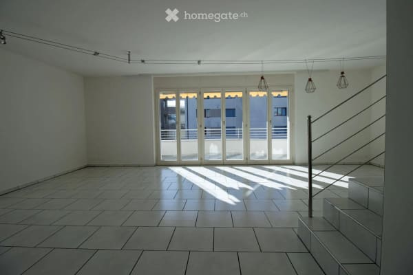 Immobilie in Cham - Wunderschöne 6.5-Zimmer-Maisonette-Dachwohnung mit Bergblick in Cham - Bild 1