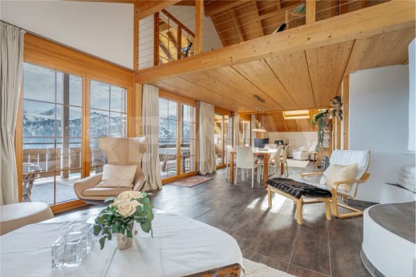 Immobilie in Beatenberg - Weitblick. Privatsphäre. Exklusivität. Dachmaisonette über dem Thunersee (auch als Zweitwohnsitz) - Bild 1
