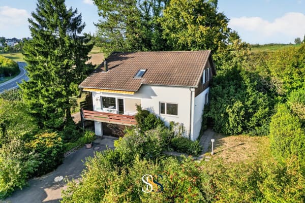 Immobilie in Warth - Charmantes Einfamilienhaus mit Weitblick und grossem Garten - Bild 0