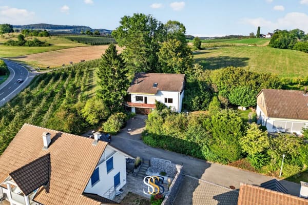 Immobilie in Warth - Charmantes Einfamilienhaus mit Weitblick und grossem Garten - Bild 1