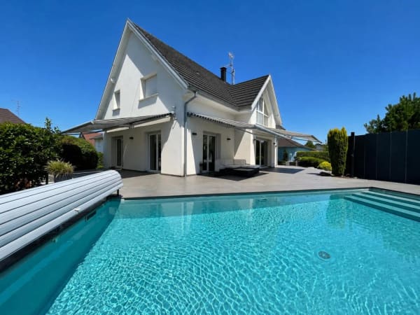 Immobilie in Basel - Villa d'exception avec piscine aux portes de BÃ¢le, en France - Bild 0