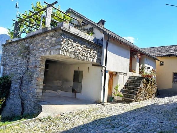 Immobilie in Castaneda - Charmantes rustikales Haus mit herrlicher Aussicht, Terrasse & Garage - Bild 0