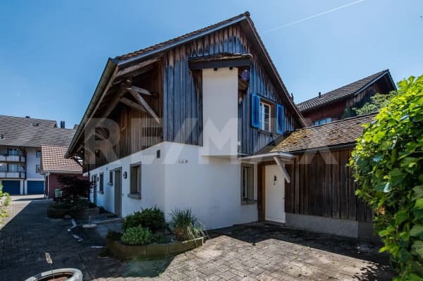Immobilie in Bonstetten - SONNIGES 5 ½-ZIMMER-ECKHAUS AN ZENTRALER LAGE - Bild 0