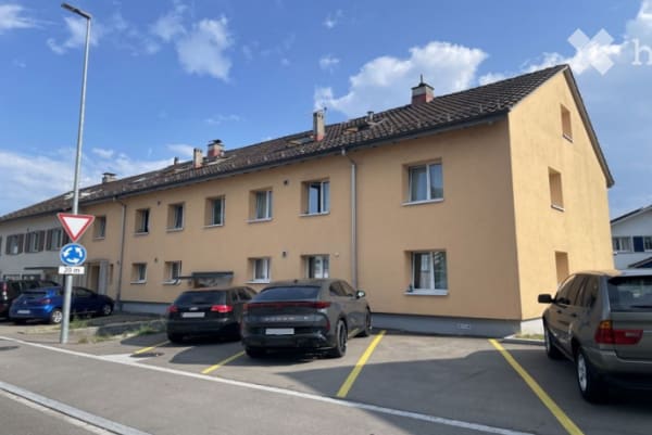 Immobilie in Romanshorn - Mehrfamilienhaus mit 6 Wohnungen & Landreserve an zentraler Lage - Bild 0