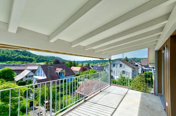 Immobilie in Elgg - GrosszÃ¼gige und helle  3 Â½-Zimmer Dachwohnung am Rande des alten Dorfkerns von Elgg - Bild 2