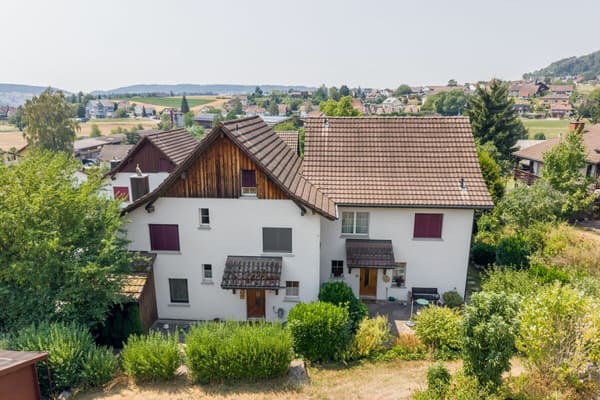 Immobilie in Schneisingen - GrosszÃ¼giges und gepflegtes Familien-Haus zum Auffrischen - Bild 1