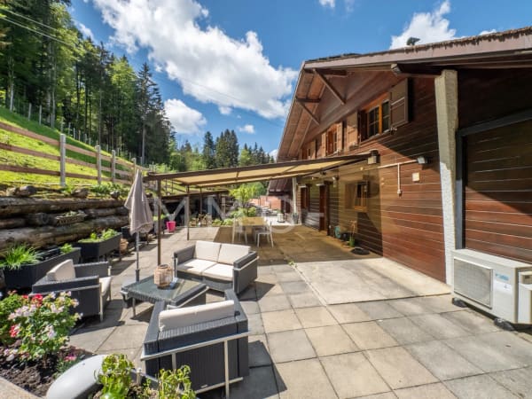 Immobilie in Les Paccots - Chalet individuel avec terrain de 1018m2 et potentiel de crÃ©ation d'un appartement indÃ©pendant - Bild 1