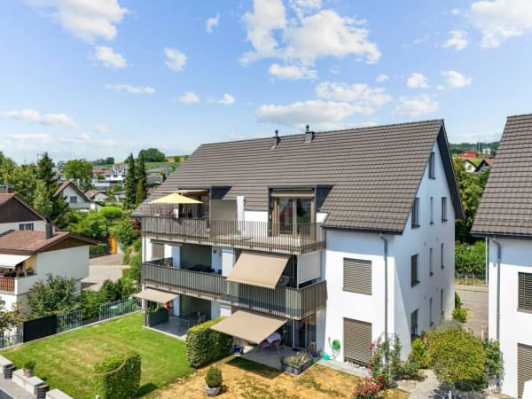 Immobilie in Lengnau Ag - Lichtdurchflutete Maisonette-Wohnung mit Galerie, Weitblick und Abendsonne - Bild 0