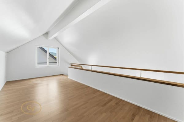 Immobilie in Lengnau Ag - Lichtdurchflutete Maisonette-Wohnung mit Galerie, Weitblick und Abendsonne - Bild 13