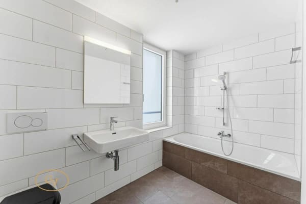 Immobilie in Lengnau Ag - Lichtdurchflutete Maisonette-Wohnung mit Galerie, Weitblick und Abendsonne - Bild 14