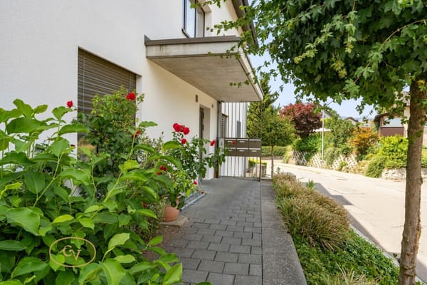 Immobilie in Lengnau Ag - Lichtdurchflutete Maisonette-Wohnung mit Galerie, Weitblick und Abendsonne - Bild 19