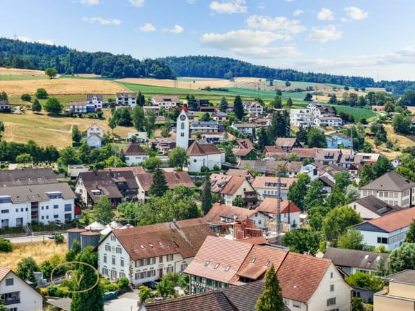 Immobilie in Lengnau Ag - Lichtdurchflutete Maisonette-Wohnung mit Galerie, Weitblick und Abendsonne - Bild 22