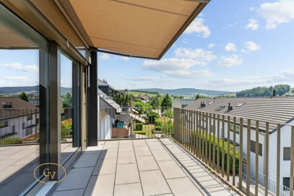 Immobilie in Lengnau Ag - Lichtdurchflutete Maisonette-Wohnung mit Galerie, Weitblick und Abendsonne - Bild 3
