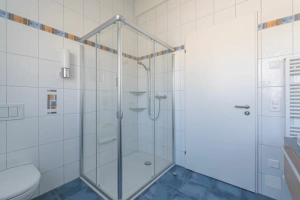 Immobilie in Udligenswil - GrosszÃ¼gige 4.5-Zimmer-Attika-Wohnung mit zwei TiefgaragenplÃ¤tzen, zwei Kellern - Bild 14