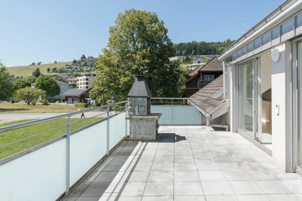 Immobilie in Udligenswil - GrosszÃ¼gige 4.5-Zimmer-Attika-Wohnung mit zwei TiefgaragenplÃ¤tzen, zwei Kellern - Bild 3