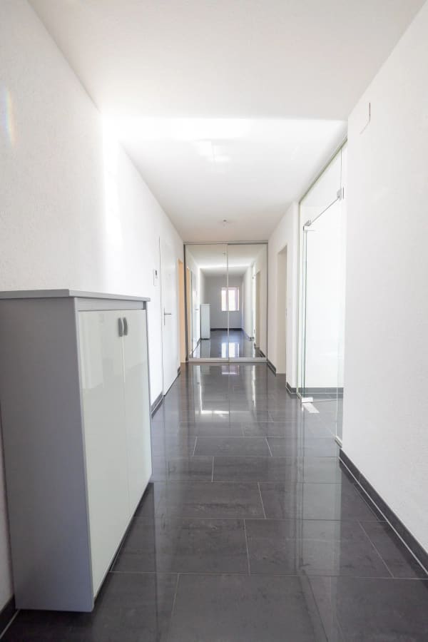 Immobilie in Ortschwaben - Einzigartige 3.5-Zimmerwohnung mit Aussenparkplatz - Bild 7