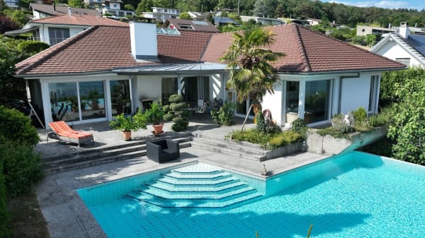 Immobilie in Ligerz - Exklusive Villa mit Pool und Seesicht in Ligerz - Bild 1