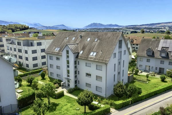Immobilie in Obfelden - Grosszügige Dach-Maisonettewohnung mit Südwestterrasse und Alpensicht - Bild 0