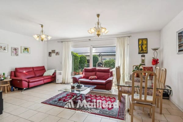 Immobilie in Perroy - Charmante maison contiguë avec jardin à Perroy - Bild 0