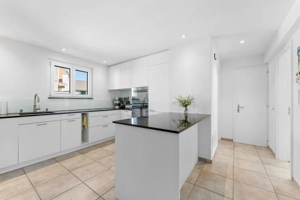 Immobilie in Busswil Be - Freistehendes 2½-Zimmer-Einfamilienhaus mit viel Platz im Dorfkern von Busswil - Bild 4