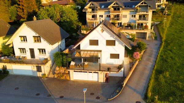 Immobilie in Signau - Modernes 6.5-Zimmer-Einfamilienhaus mit Garten, grosser Terrasse und Doppelgarage in Signau - Bild 1