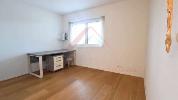 Immobilie in Signau - Modernes 6.5-Zimmer-Einfamilienhaus mit Garten, grosser Terrasse und Doppelgarage in Signau - Bild 18