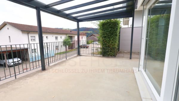 Immobilie in Signau - Modernes 6.5-Zimmer-Einfamilienhaus mit Garten, grosser Terrasse und Doppelgarage in Signau - Bild 6