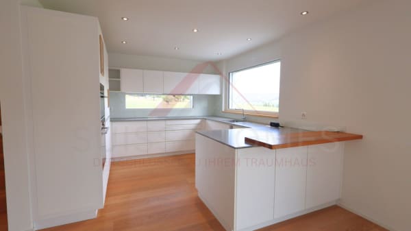 Immobilie in Signau - Modernes 6.5-Zimmer-Einfamilienhaus mit Garten, grosser Terrasse und Doppelgarage in Signau - Bild 8
