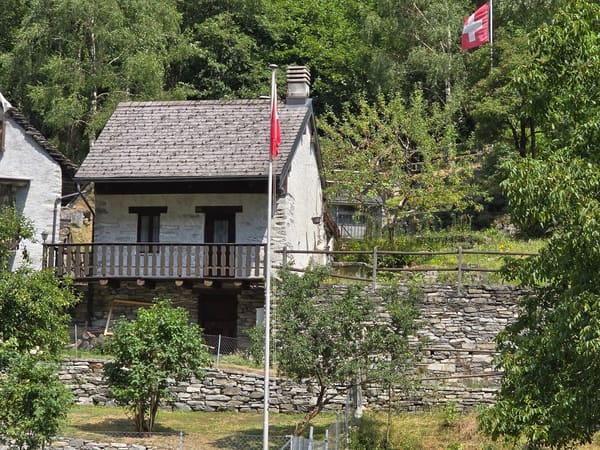 Immobilie in Vergeletto - WunderschÃ¶nes Landhaus mit Garten und herrlicher Aussicht - Bild 1