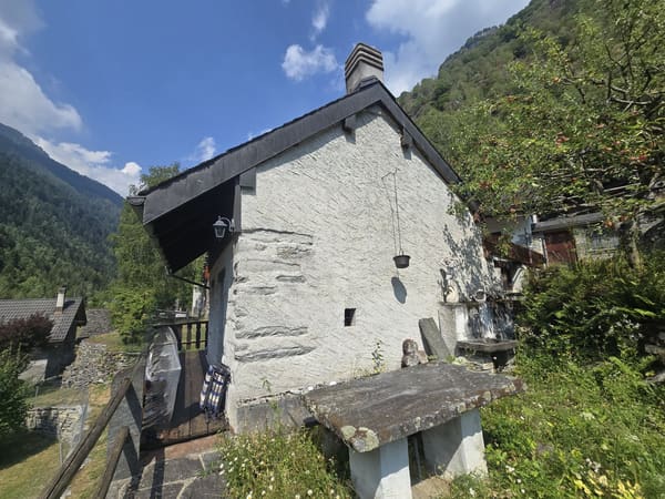 Immobilie in Vergeletto - WunderschÃ¶nes Landhaus mit Garten und herrlicher Aussicht - Bild 3