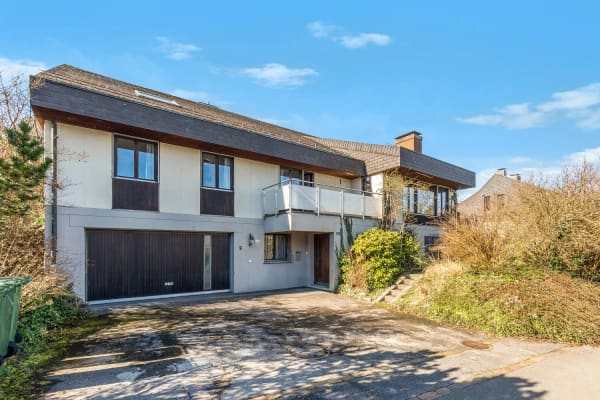 Immobilie in Horgen - Grosszügiges 8.5-Zi.- Einfamilienhaus mit Indoor-Pool *im Baurecht* - Bild 1