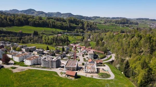 Immobilie in Lichtensteig - LebensqualitÃ¤t auf einen Blick: Neubauwohnung mit Weitsicht ins GrÃ¼ne - Bild 8